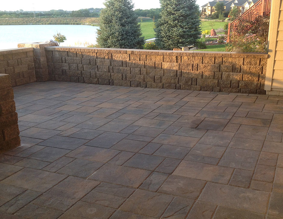 Sitting Wall and Paver Patio